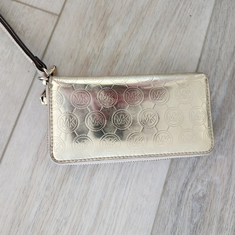 Michael Kors Jet Set Wristlet Wallet Gold Signature Logo Zipper